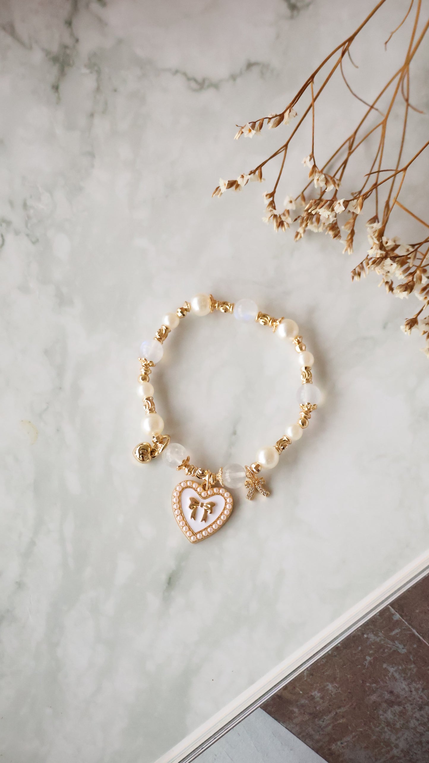 *Instocks* Cherie with Heart & Ribbon Crystal Bracelet (Elastic)