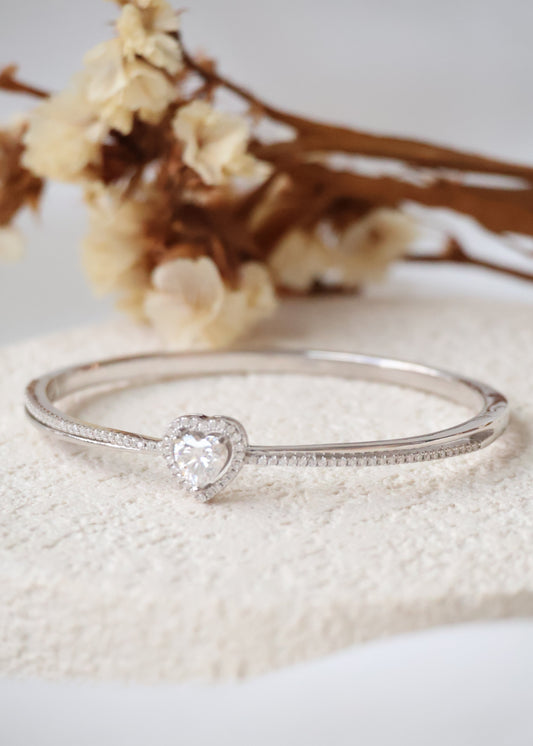 *Instocks* Viola Heart Moissanite Bangle AU750