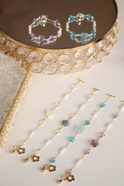 *Instocks* Sakura Flower Chain Crystal Bracelet (OT Clasp)