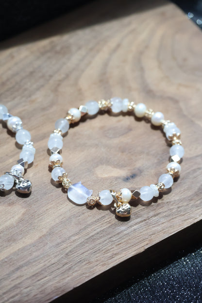 *Instocks* Moonstone & Natural Freshwater Pearls with Moonstone Cat Crystal Bracelet (Elastic)