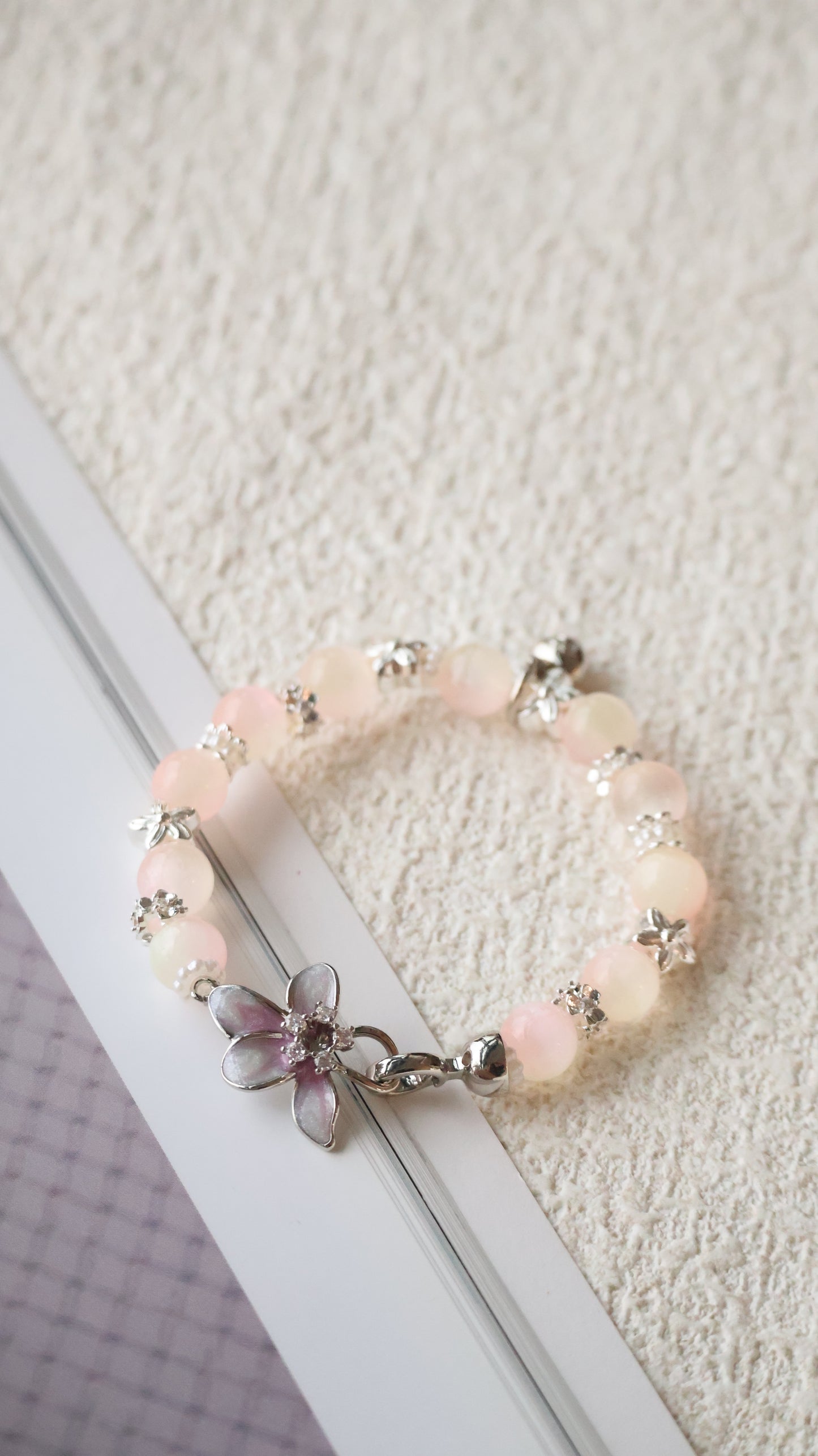 *Instocks* Yellow-pink Satin Spar with Flower Clasp Crystal Bracelet (Elastic)