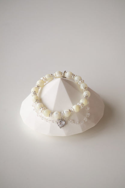 *Instocks* White Conch with Heart Charm & Chain Crystal Bracelet (Elastic)