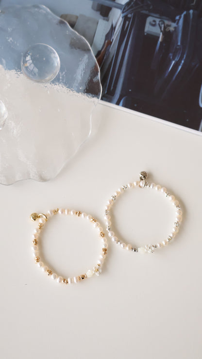 *Backorder* Freshwater Pearls with Mini White Conch Rose Crystal Bracelet (Elastic)