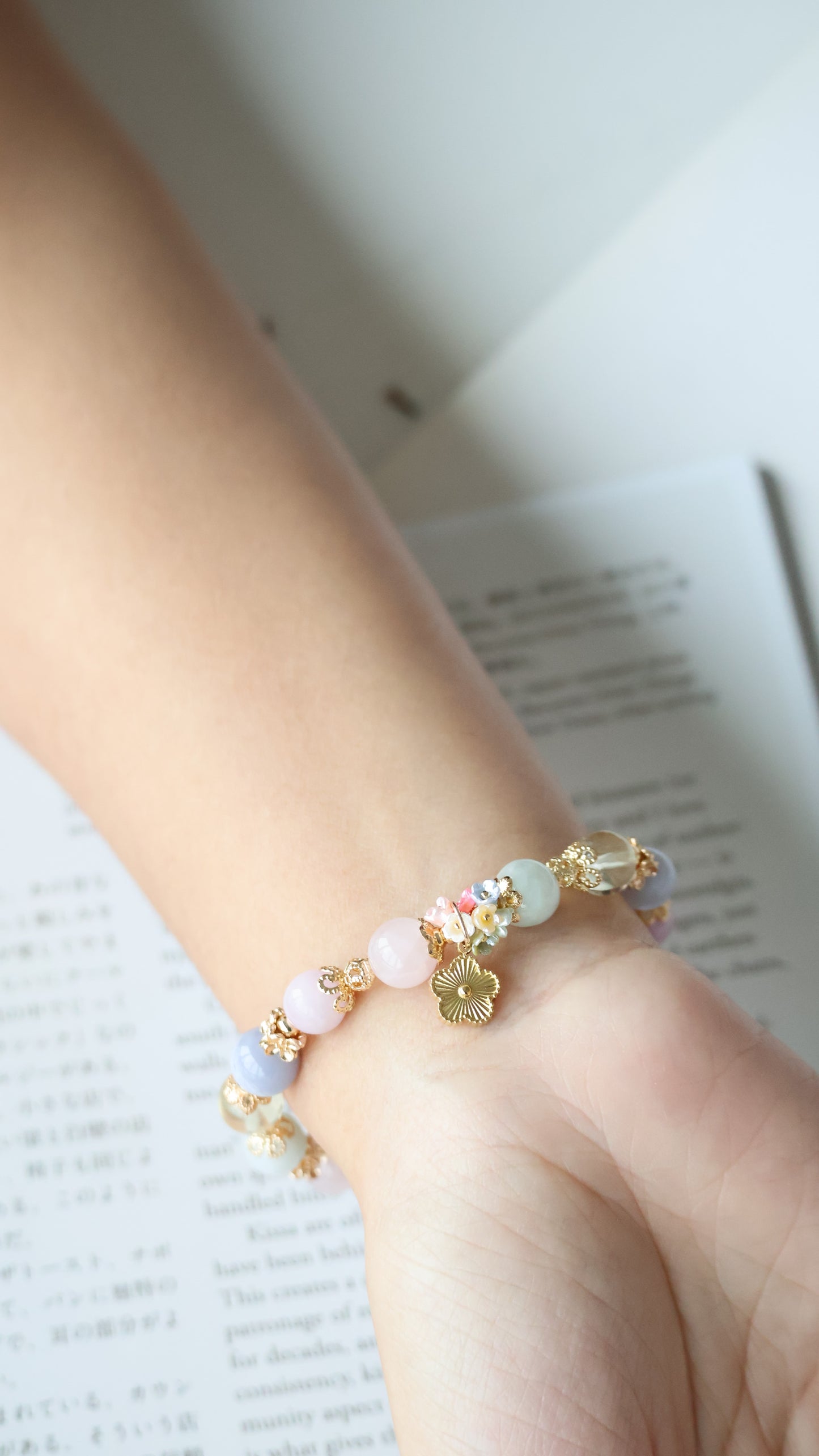 *Backorder* Duobao 多宝 Bouquet - Green Jadeite, Blue Lace Agate, Kunzite, Rose Quartz & Lemon Quartz with Laser Flower Crystal Bracelet (Elastic)