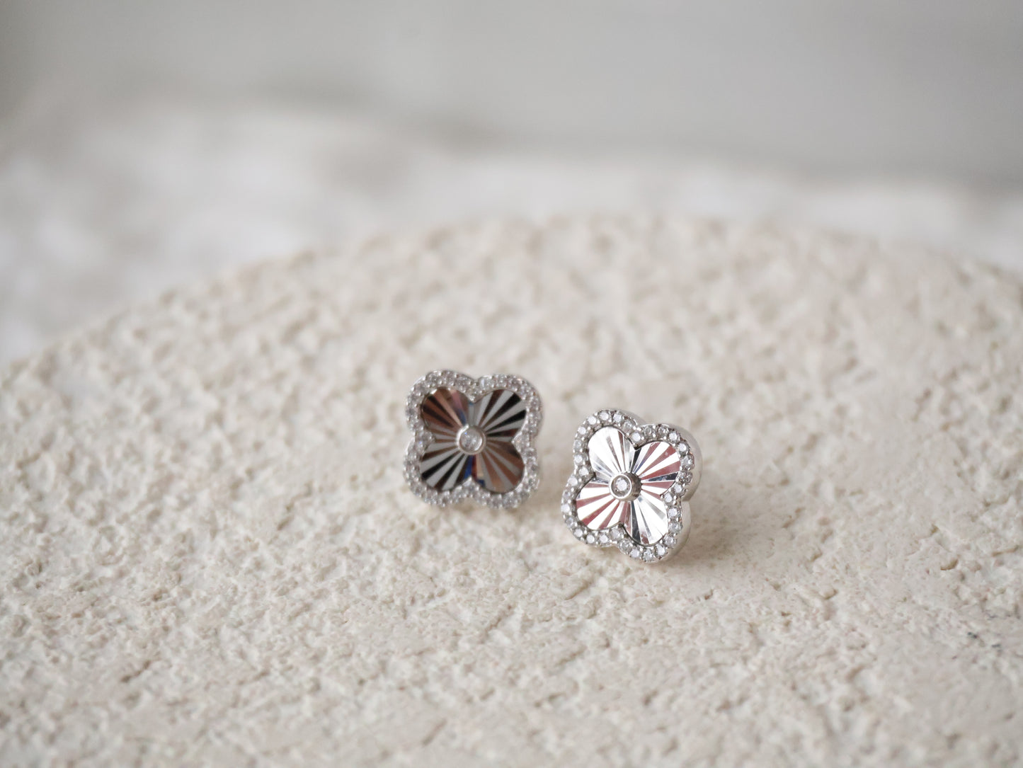 *Instocks* Noor Laser Clover Motif S925 Earrings