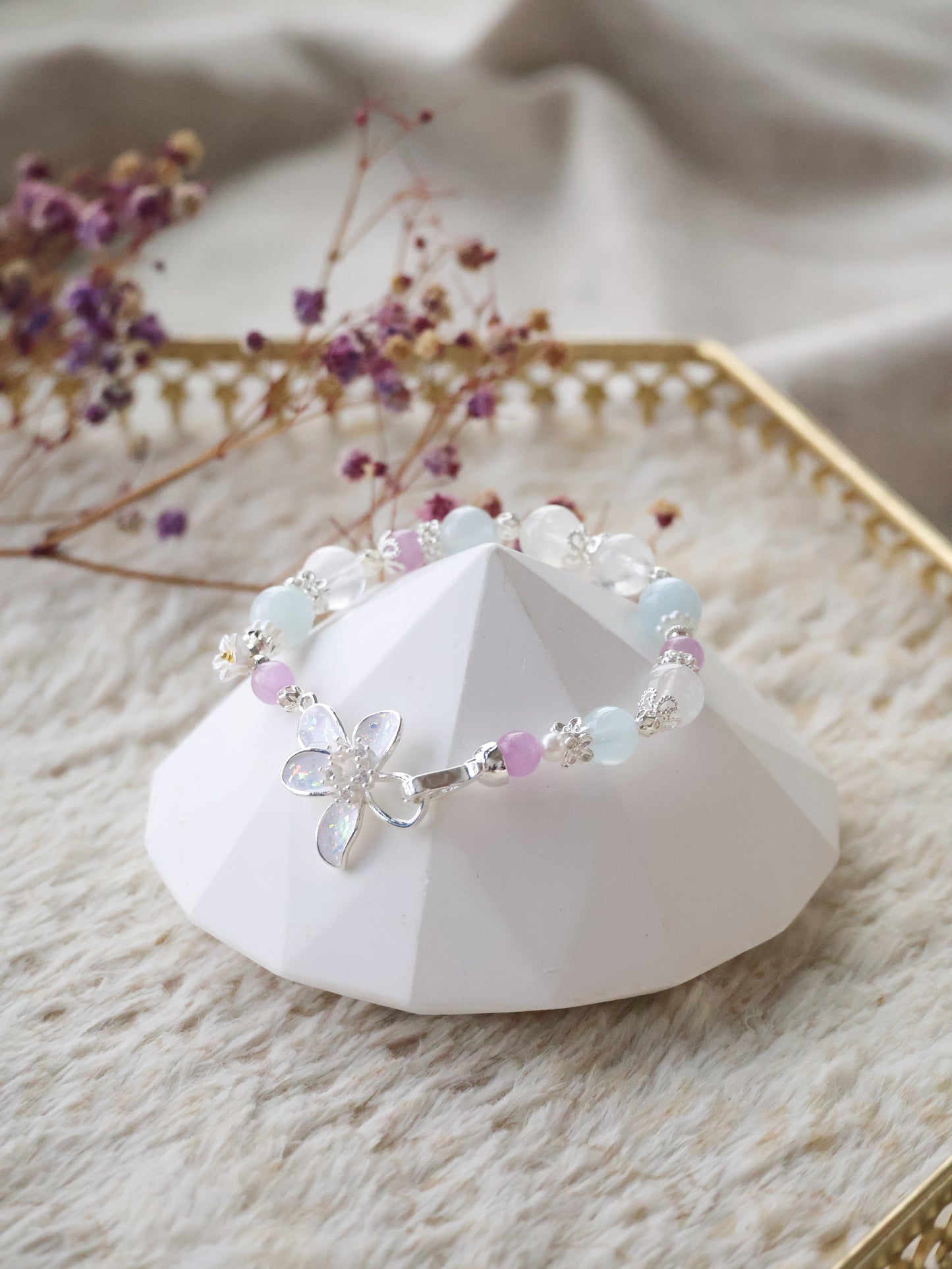 *Instocks* Aquamarine, Kunzite & White Phantom Quartz with Flower Clasp Crystal Bracelet (Elastic)
