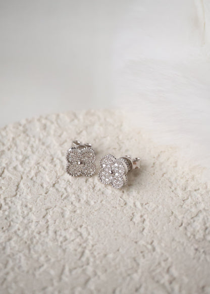 *Instocks* Bloom Clover Earrings AU750