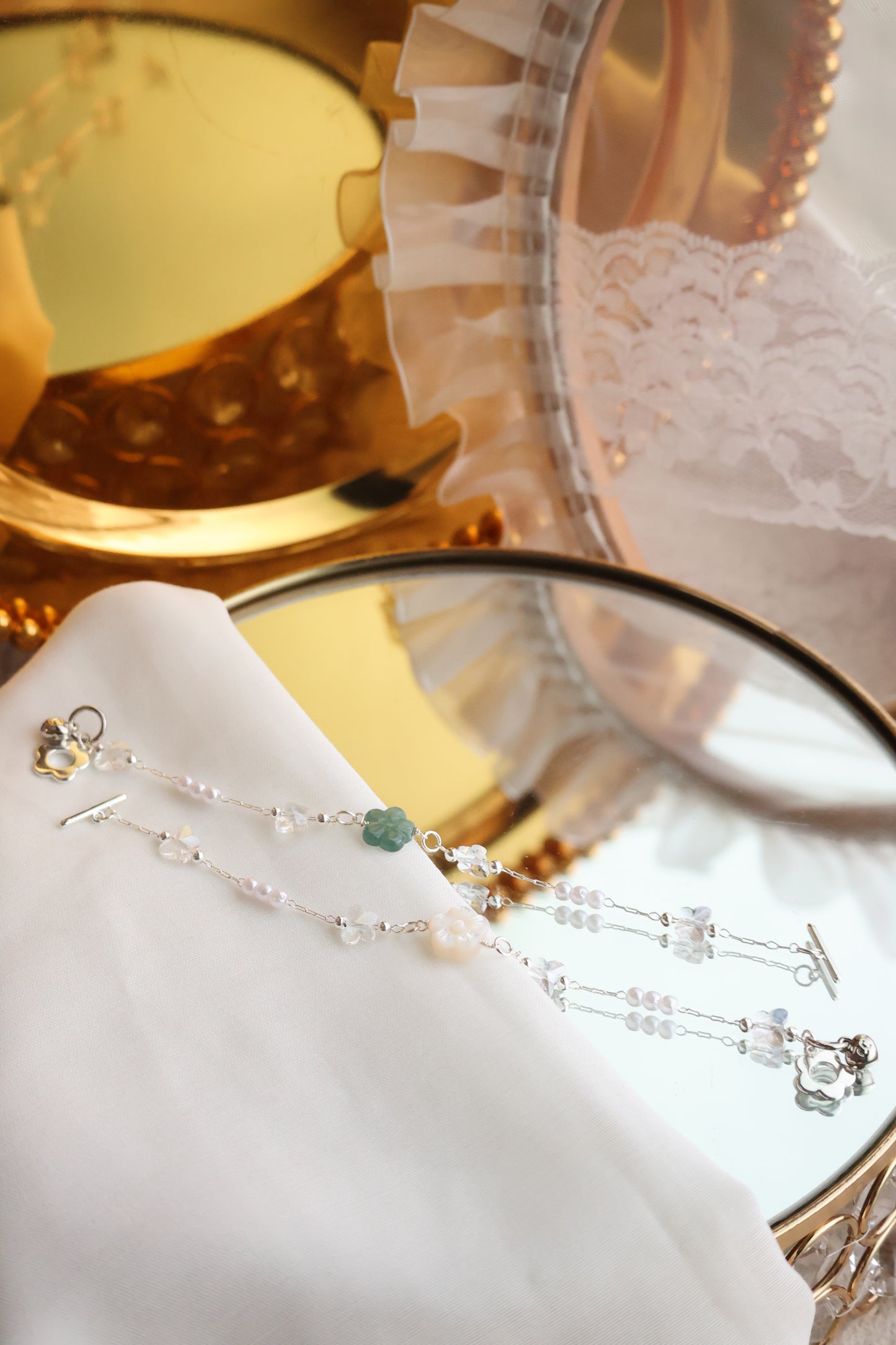*Instocks* Sakura Flower Chain Crystal Bracelet (OT Clasp)