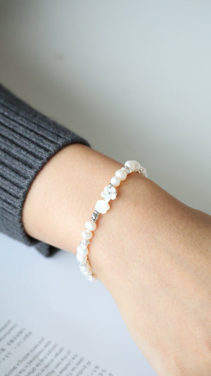 *Backorder* Freshwater Pearls with Mini White Conch Rose Crystal Bracelet (Elastic)
