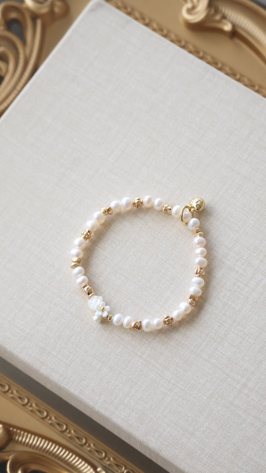 *Backorder* Freshwater Pearls with Mini White Conch Rose Crystal Bracelet (Elastic)