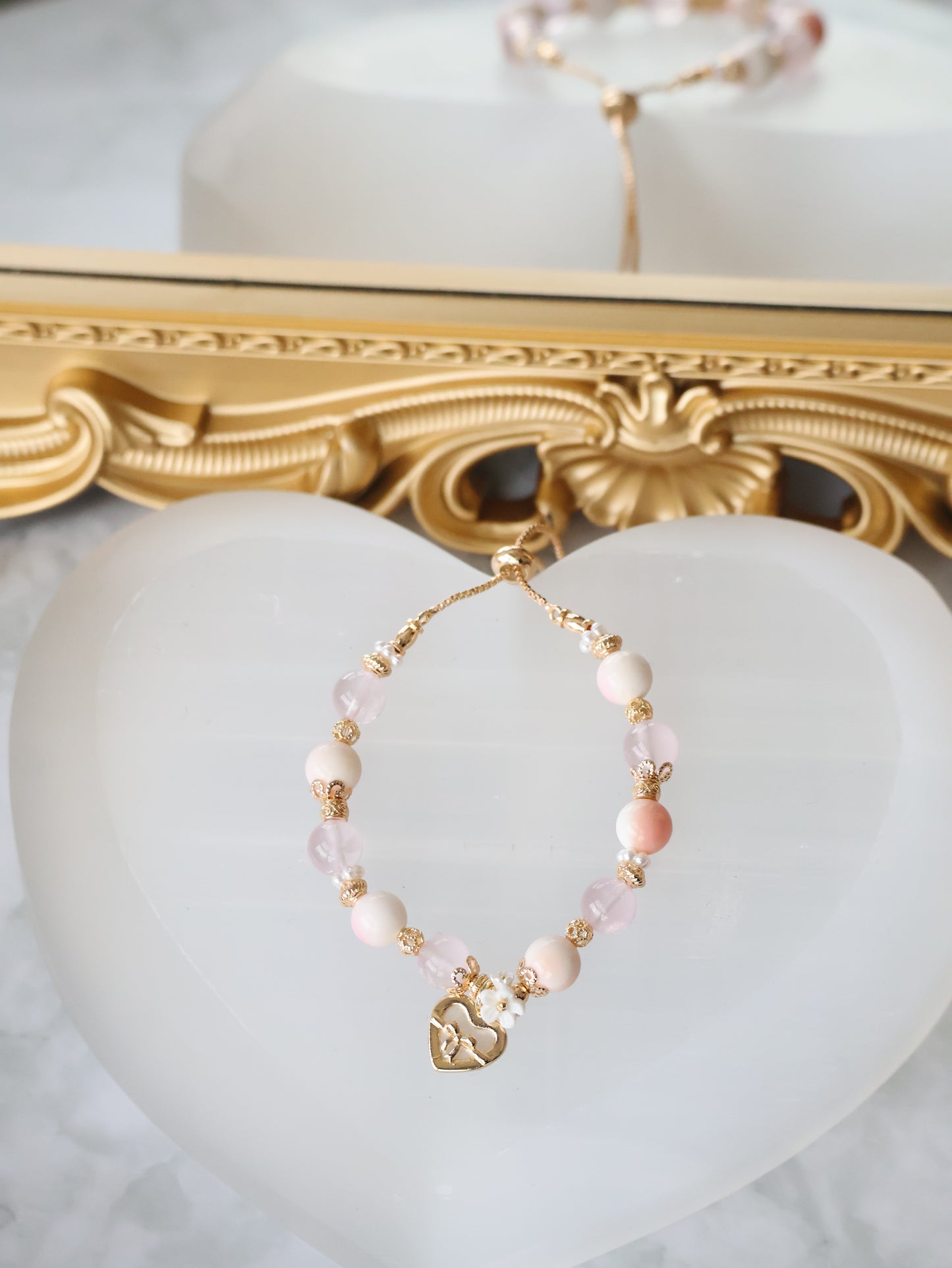 *Instocks* Mallow - 8mm Queen Conch, Rose Quartz with Dangly White Conch Heart Charm Push Pull (Elastic)