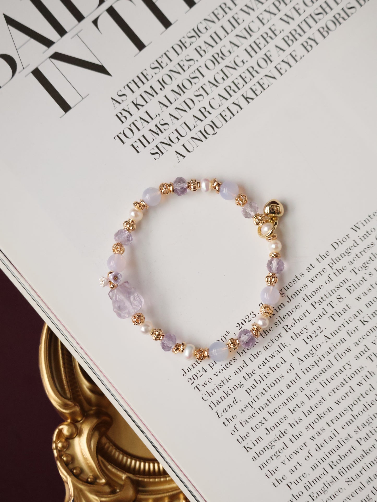 *Instocks* Ameliora - 6mm Nine Tail Fox Amythest Carving with Fresh Water Pearl (Elastic)