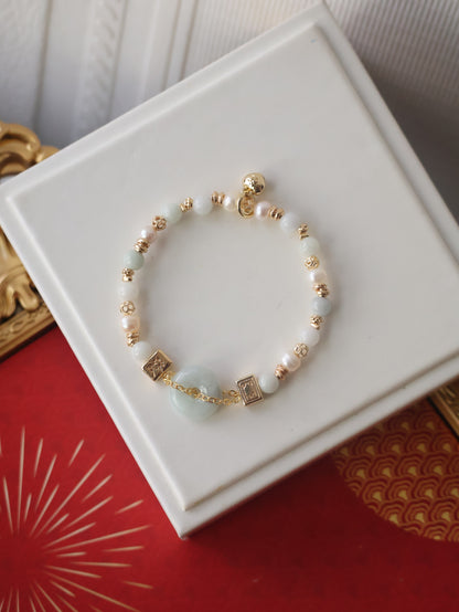 *Instocks* 平安扣 Ping An Kou 6mm Green Jadeite & Fresh Water Pearl with MJ String Through Charm (Elastic)