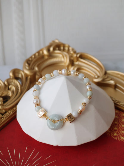 *Instocks* 平安扣 Ping An Kou 6mm Green Jadeite & Fresh Water Pearl with MJ String Through Charm (Elastic)