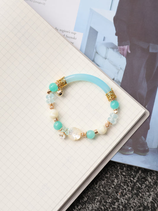 Blue Topaz, Amazonite & Flower White Conch with Agate Bangle — Nami | 8mm (Elasic)
