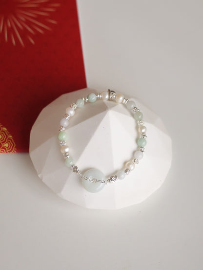 *Instocks* 平安扣 Ping An Kou 6mm Green Jadeite with Fresh Water Pearls (Elastic)