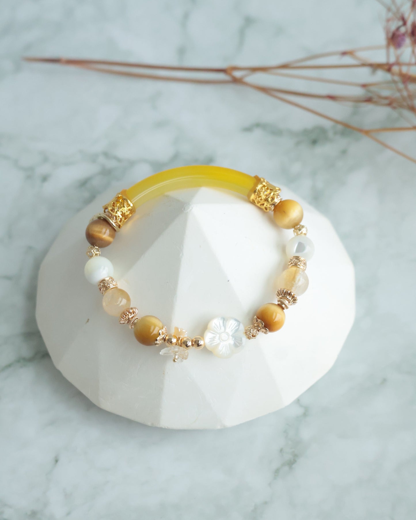 *Instocks* 8mm Yellow Bangle White Conch Flower, Tiger's Eye, Citrine (Elastic) Gold