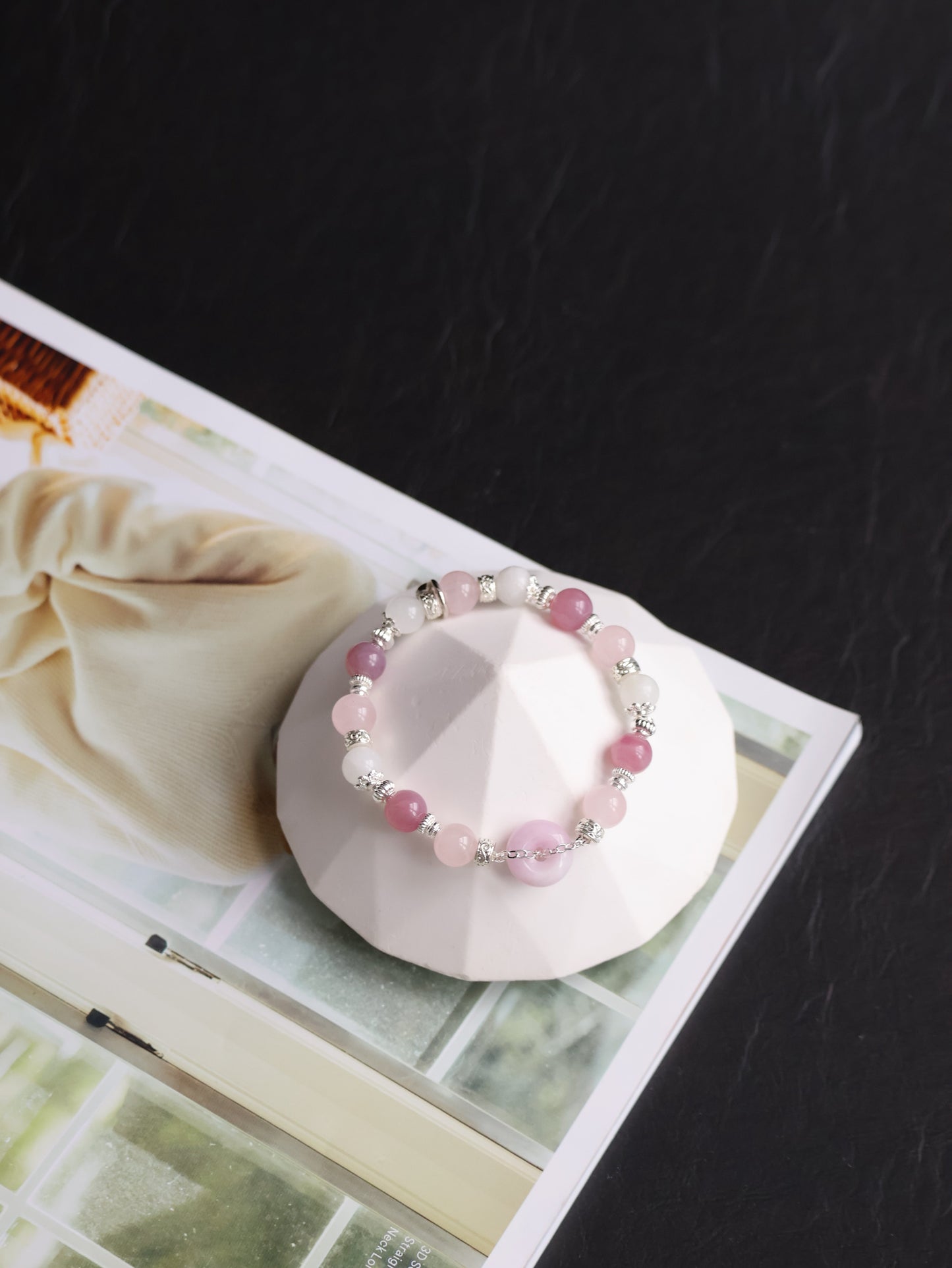 Rose Quartz, Kunzite, Lavender Rose Quartz & White Jadeite — Miura Ping An Kou | 8mm (Elastic)
