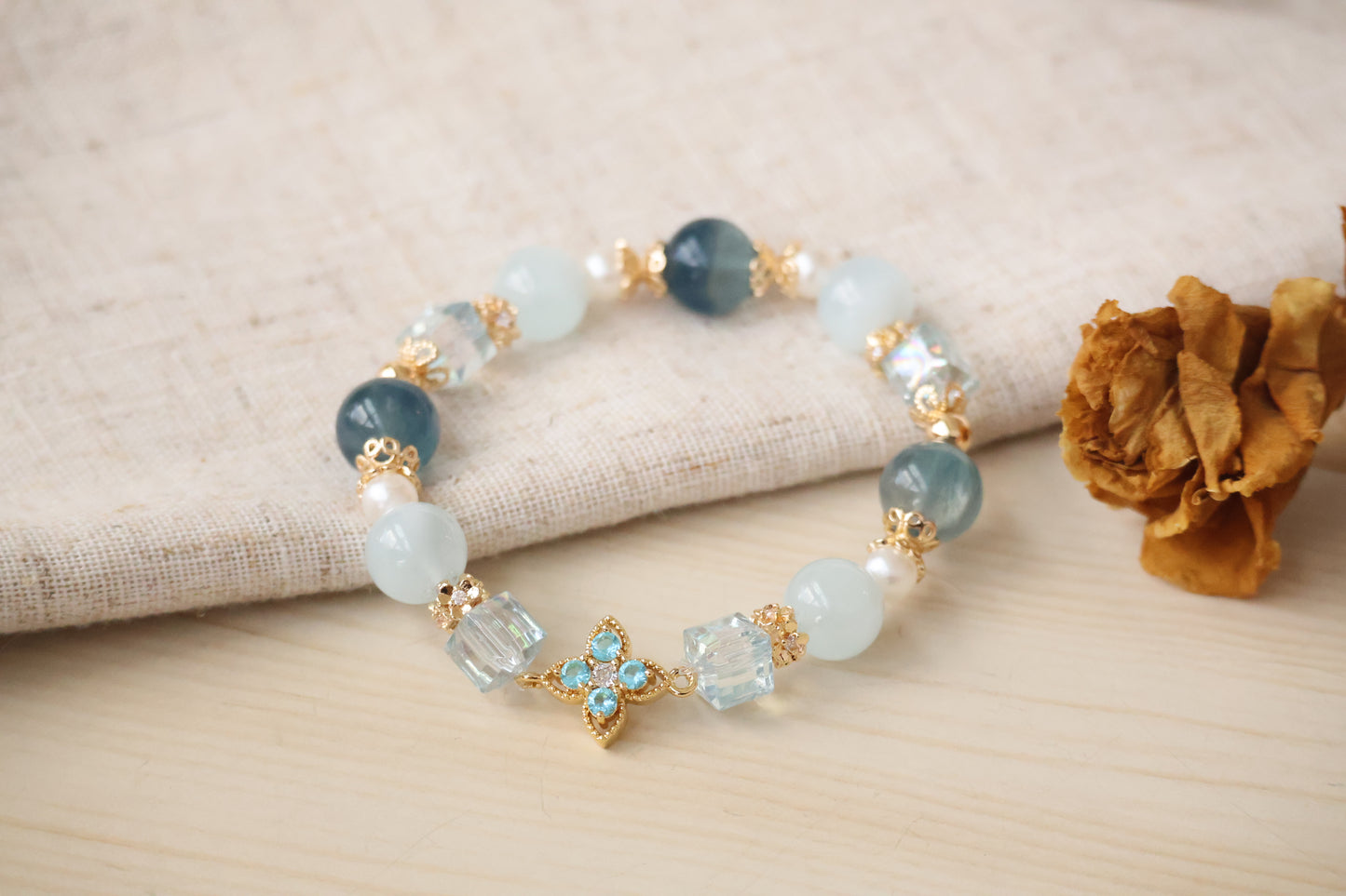 *Instocks* Blue Fluorite & Milky Aquamarine with Blue Clover Crystal Bracelet (Elastic)