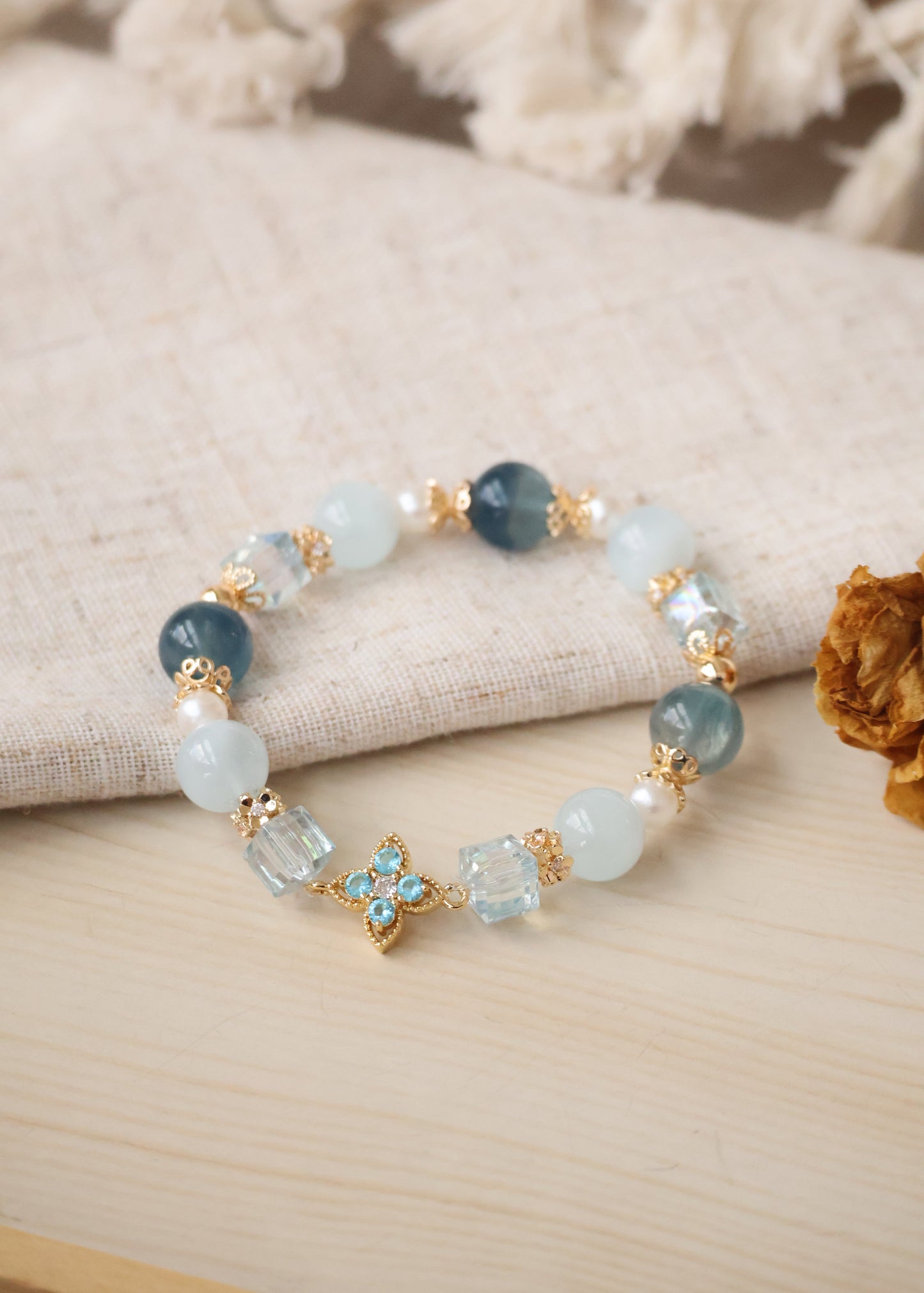 *Instocks* Blue Fluorite & Milky Aquamarine with Blue Clover Crystal Bracelet (Elastic)