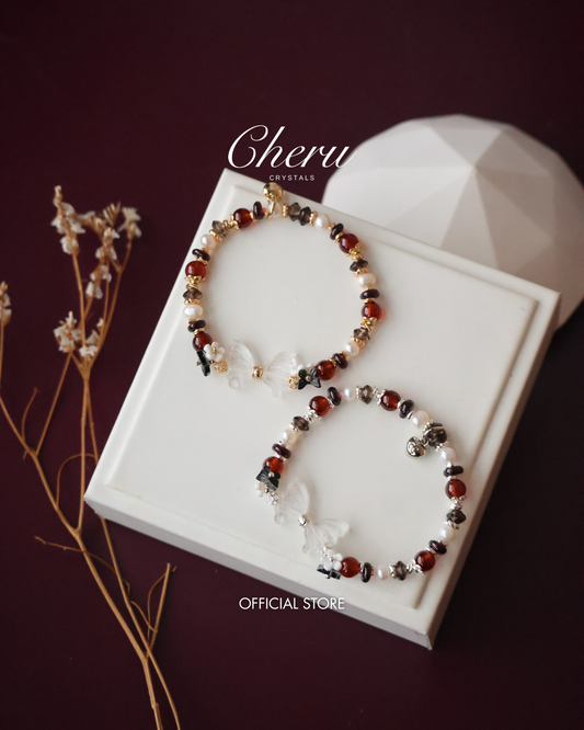 *Instocks*  - Erza - 6mm Smoky Quartz, Fresh Water Pearls & Garnet with Clear Quartz Wings Carving (Elastic)